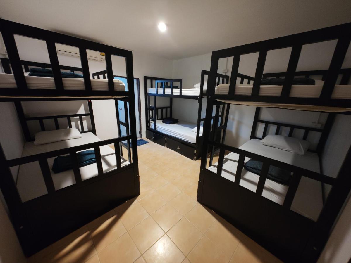 Hostel Blanco Central Ko Phi Phi Zewnętrze zdjęcie